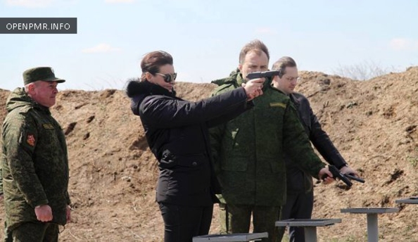Нина Штански прошла боевую подготовку в ОГРВ