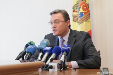 Корман совершaет визит в Кaнаду и США