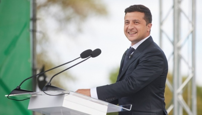 Зеленский назвал микробами и бактериями 