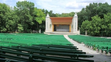 В Хынчештах состоялось открытие зелёного театра