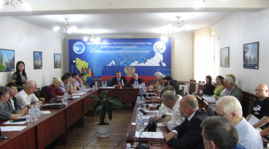 В РЦНК состоялась дискуссия, посвященная проблемам русского языка в Молдавии