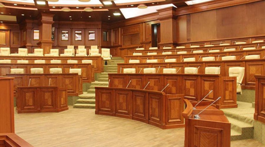 Демократы и либералы требуют расследовать случаи попытки подкупа депутатов