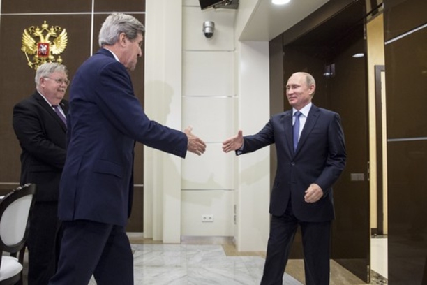 Керри сказал Путину: Если зайдете в Мариуполь – мы уложим сто тысяч ваших военных, поставим Украине оружие и отключим SWIFT