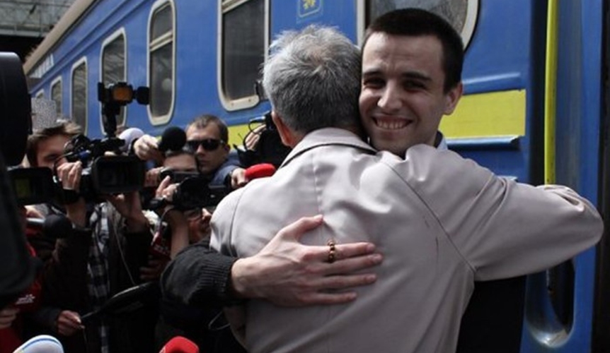 «Отдадим тебя Кадырову, будешь у него псом»: украинский студент впервые рассказал, как прошел через ад плена в России и выдержал