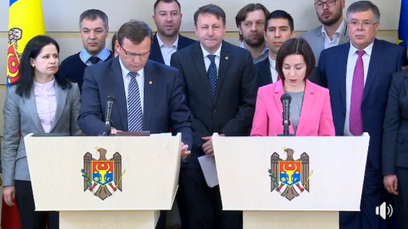 Блок ACUM распался на две фракции ППДП и ПДС