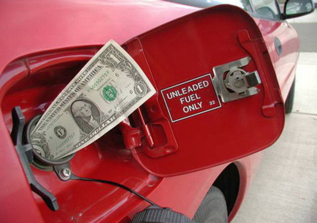 Михаил Пойсик: Им плюй в глаза, а они: «Божья роса!»