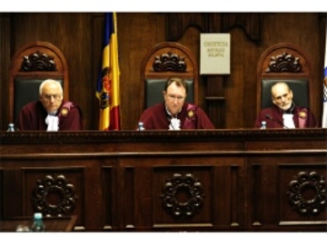 Конституционный суд дал отрицательное заключение на инициативу проведения референдума одновременно с парламентскими выборами