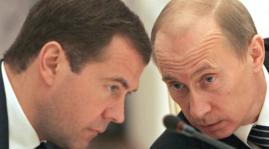 Глава президентского Института современного развития (ИнСоР): Медведеву и Путину не стоит идти на выборы в 2012 году одновременно
