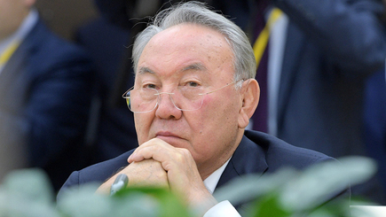 Назарбаев утвердил новый казахский алфавит на основе латиницы