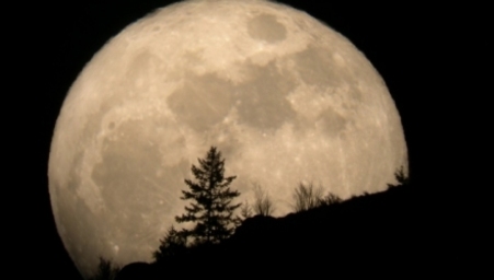 10 августа можно будет наблюдать Суперлуние