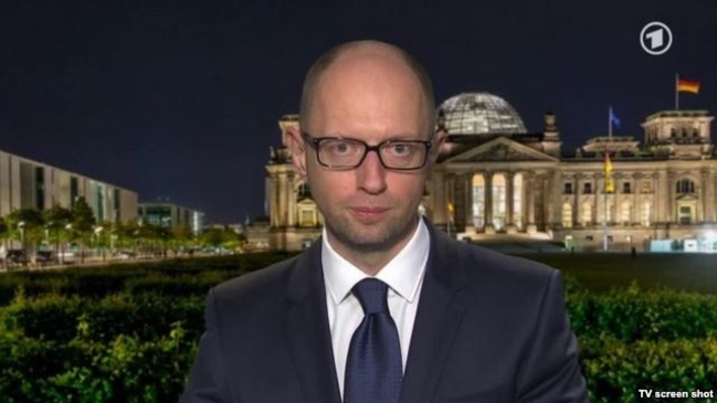 Что означают слова Яценюка «О советском вторжении на Украину и Германию»?