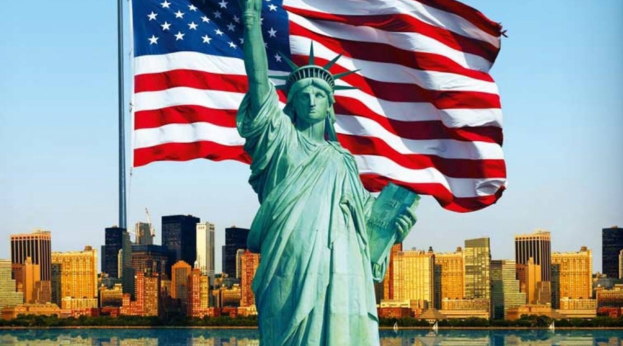 «Левада-центр»: за полтора года вдвое выросло число россиян, которым нравятся США