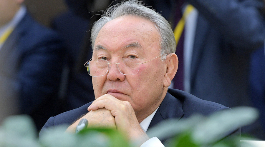 Назарбаев утвердил новый казахский алфавит на основе латиницы