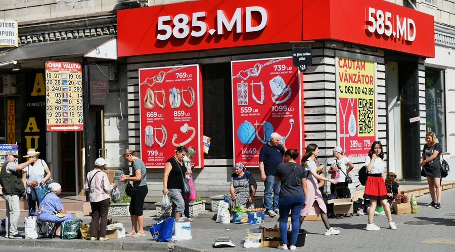 Про пенсии депутатов и пенсии обычных людей