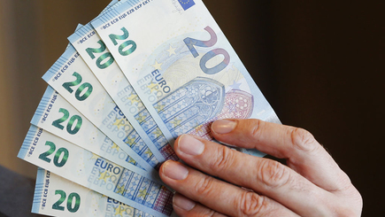 Официально: Средняя зарплата по Молдове превысила 330 евро в месяц