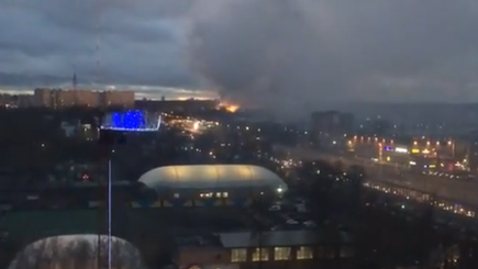 В России горит завод, слышны взрывы