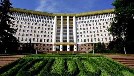 Пленарное заседание парламента: много новых назначений, а еще про то, что депутаты от PAS не будут изменять традиции