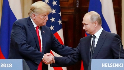 Демократы потребовали допросить переводчиков Трампа о встречах с Путиным