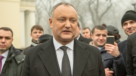 Кто будет сопровождать президента в Москве