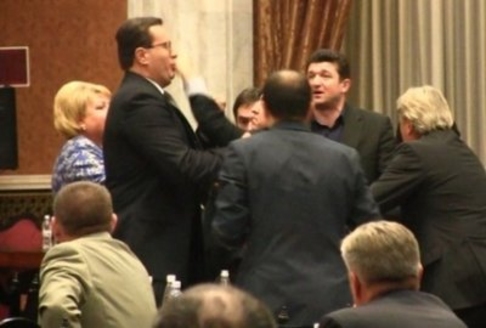 Воронин высказался о драке в парламенте