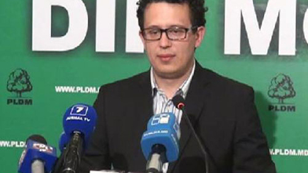 Депутатов от ЛП и ПКРМ обвиняют в мошенничестве