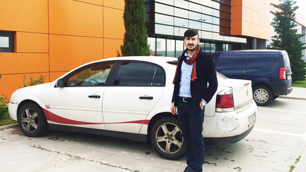 Алекс делает это бесплатно