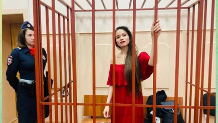 Два женских олицетворения современной России.