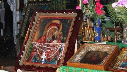 В Кишинёв привезли чудотворную мироточивую икону Божией Матери