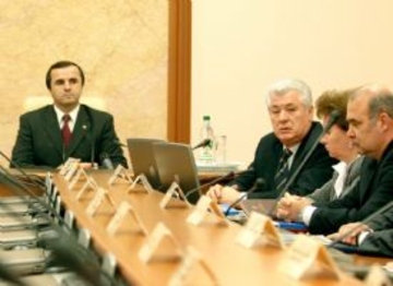 Почему Воронин в годы президентства не хотел менять закон, дискриминирующий русскоязычных в Молдове?