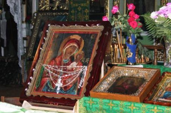 В Кишинёв привезли чудотворную мироточивую икону Божией Матери