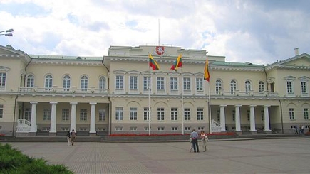 Эксперты: серьезный вызов Грибаускайте на выборах может бросить Бальчитис