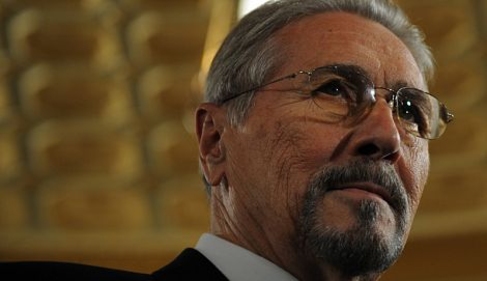 Эмиль Константинеску: «Интеллектуальные элиты ошиблись, продвигая президента-контарбандиста Бэсеску…»