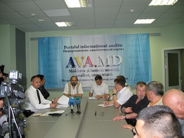 Гражданское общество обсуждает      проект    Закона    об    оппозиции