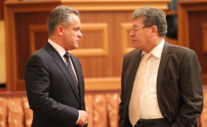 Две   «гири»    на   ногах   Альянса: Влад Плахотнюк и Михай Гимпу