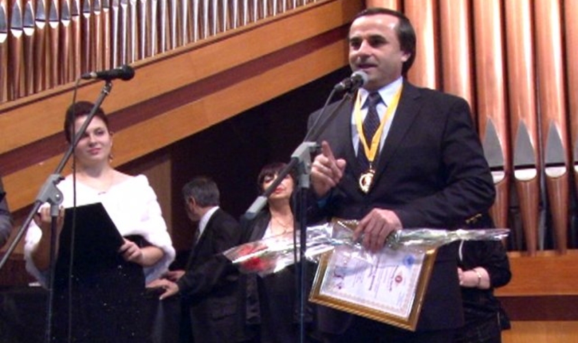 Награждение Василия Тарлева золотой медалью почёта  «Антиоха Кантемира»