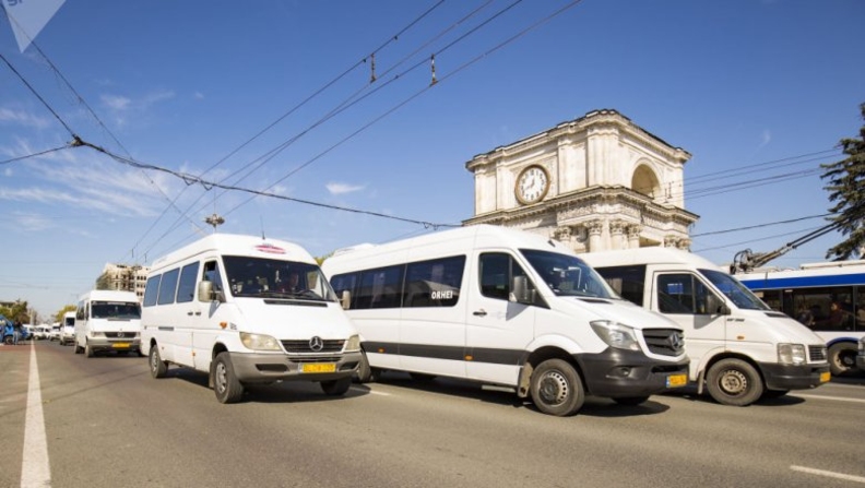 Частные перевозчики угрожают забастовкой