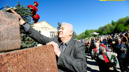 Молдавские коммунисты почтили память Ленина в его 146 день рождения.