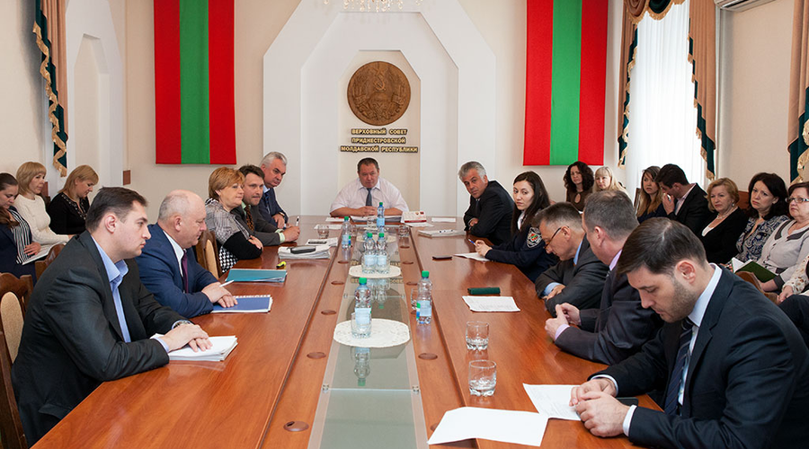 Приднестровцы вынуждены недоедать из-за частичного финансирования заработных плат и пенсий.