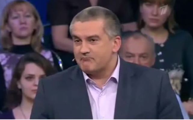 Аксенов – Россия нам не помогает