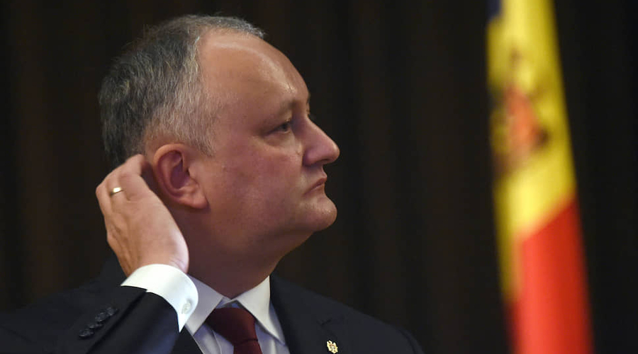 Что не так со «взвешенной» внешней политикой Додона