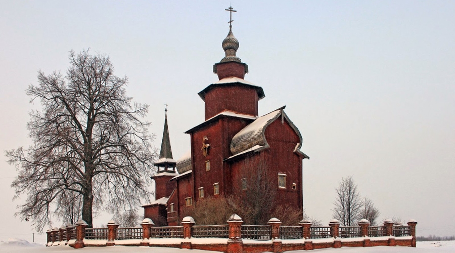 Жители села под Красноярском пытались сжечь священника за секс с чиновником