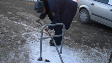 Служба гражданской защиты ликвидирует неавторизованные парковочные места в жилых кварталах Кишинева