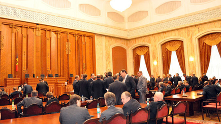 Альянс может отдать коммунистам власть на полтора года, чтобы избежать досрочных выборов