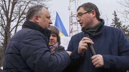 Ренато Усатый жалуется, что Игорь Додон оказывает на него давление