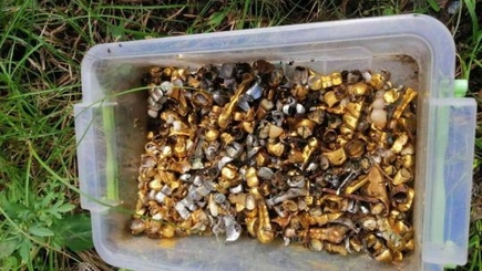 В пыточной на Харьковщине нашли коробку с вырванными золотыми зубами