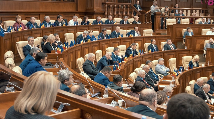 Всех люстрировать. Депутат ПСРМ предложил уволить глав ведомств олигархического режима