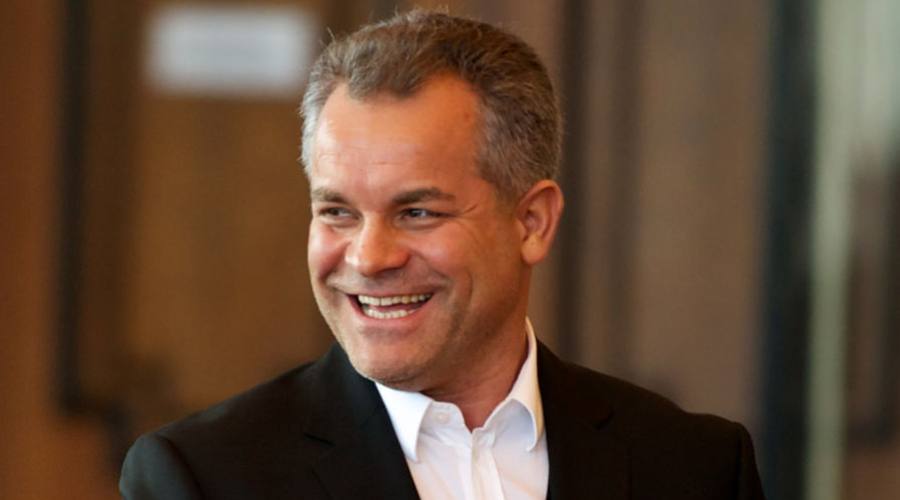 Плевок в сторону Санду