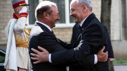 Тимофти и Бэсеску поговорили по телефону