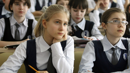 Школьники из малообеспеченных семей получат материальную помощь