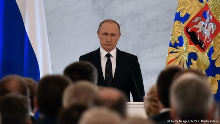 Послание Путина — это как скучная лекция. Доказываем на гифках